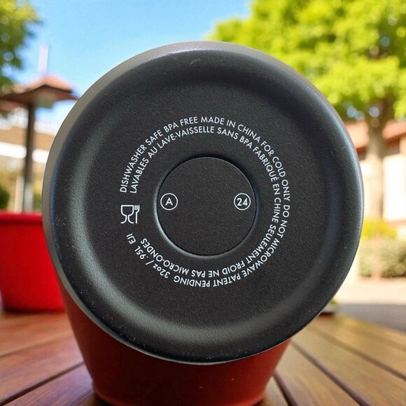 NWT Nike Recharge Chug, Stainless Steel Water Bottle 32Oz Sports Black - Picture 3 of 4